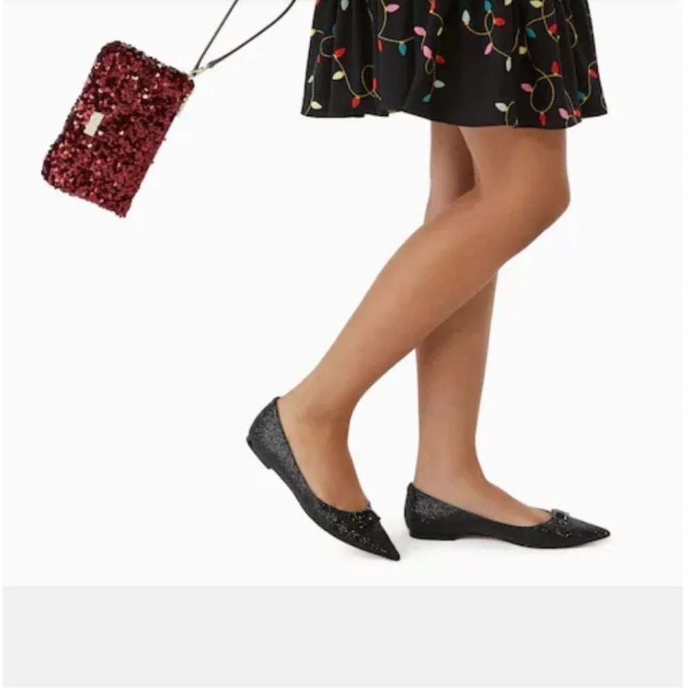 New with Tags Gorgeous Kate Spade Kiki Red Sequin Convertible Wristlet